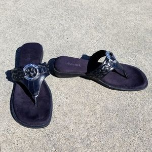 White Mountain Thong flip flops Size 8.5
